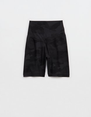 Женские шорты Offline By Aerie Real Me Crossover High Waisted 5" Bike, цвет: Чёрный угольный — фото 3