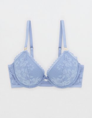 Soutien-gorge pigeonnant plongeant avec dentelle plein la vue