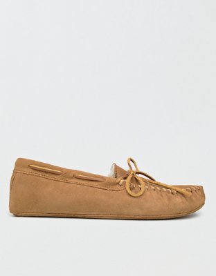 Minnetonka Men's Sheepskin Softsole Moc Slipper