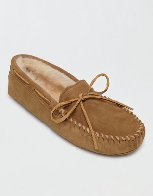 Minnetonka Men's Sheepskin Softsole Moc Slipper