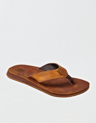 American eagle outfitters sales men's flip flops