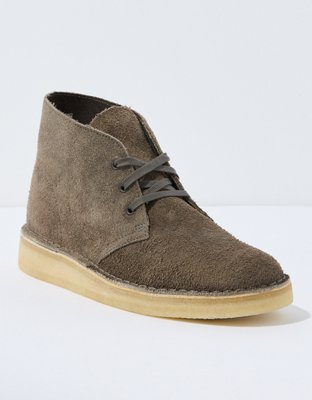 Clarks olive outlet suede desert boots