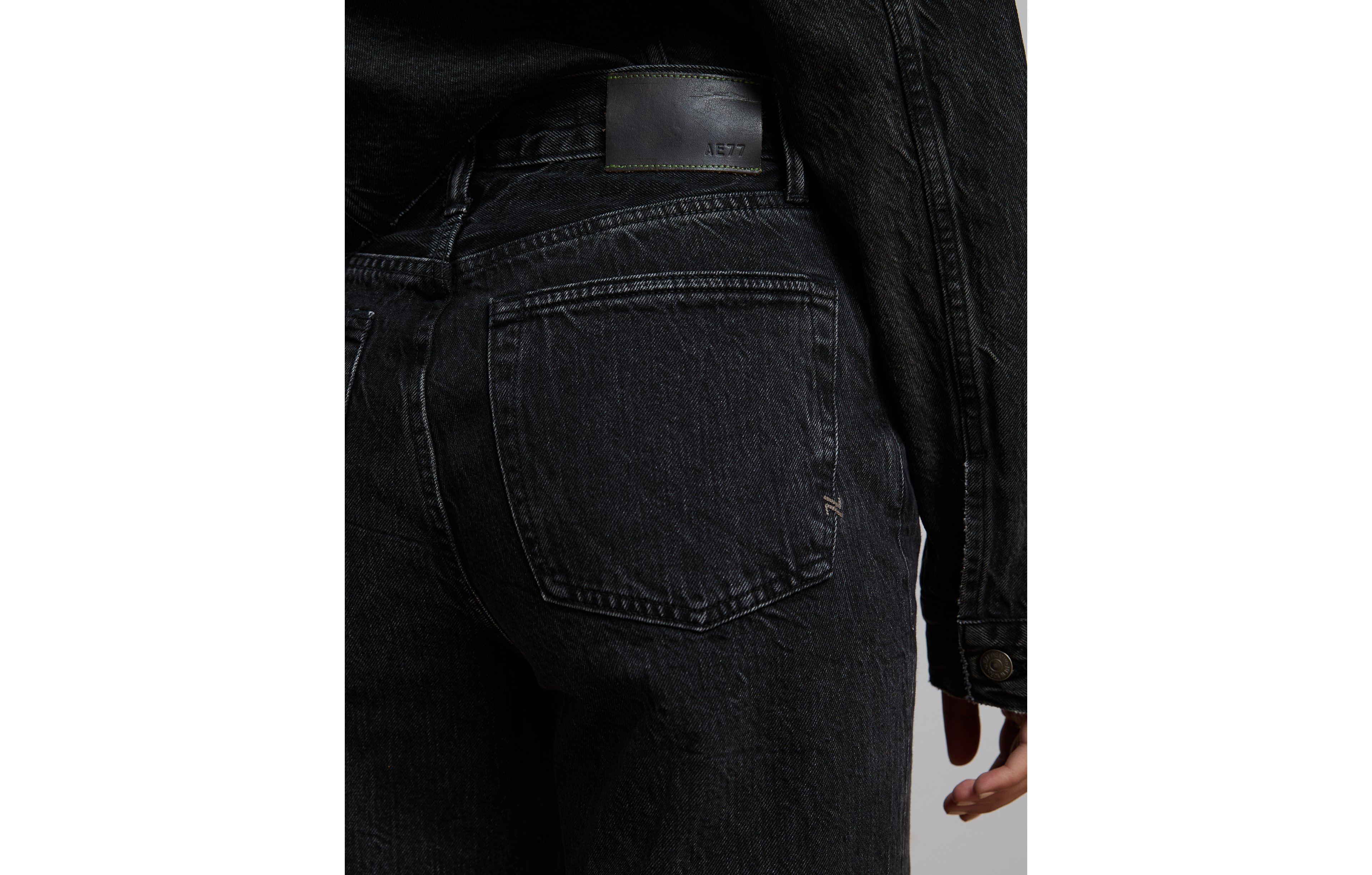 AE77 Premium Stovepipe Jean