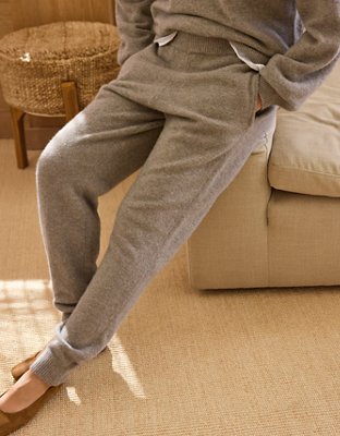 AE77 Premium Cashmere Jogger
