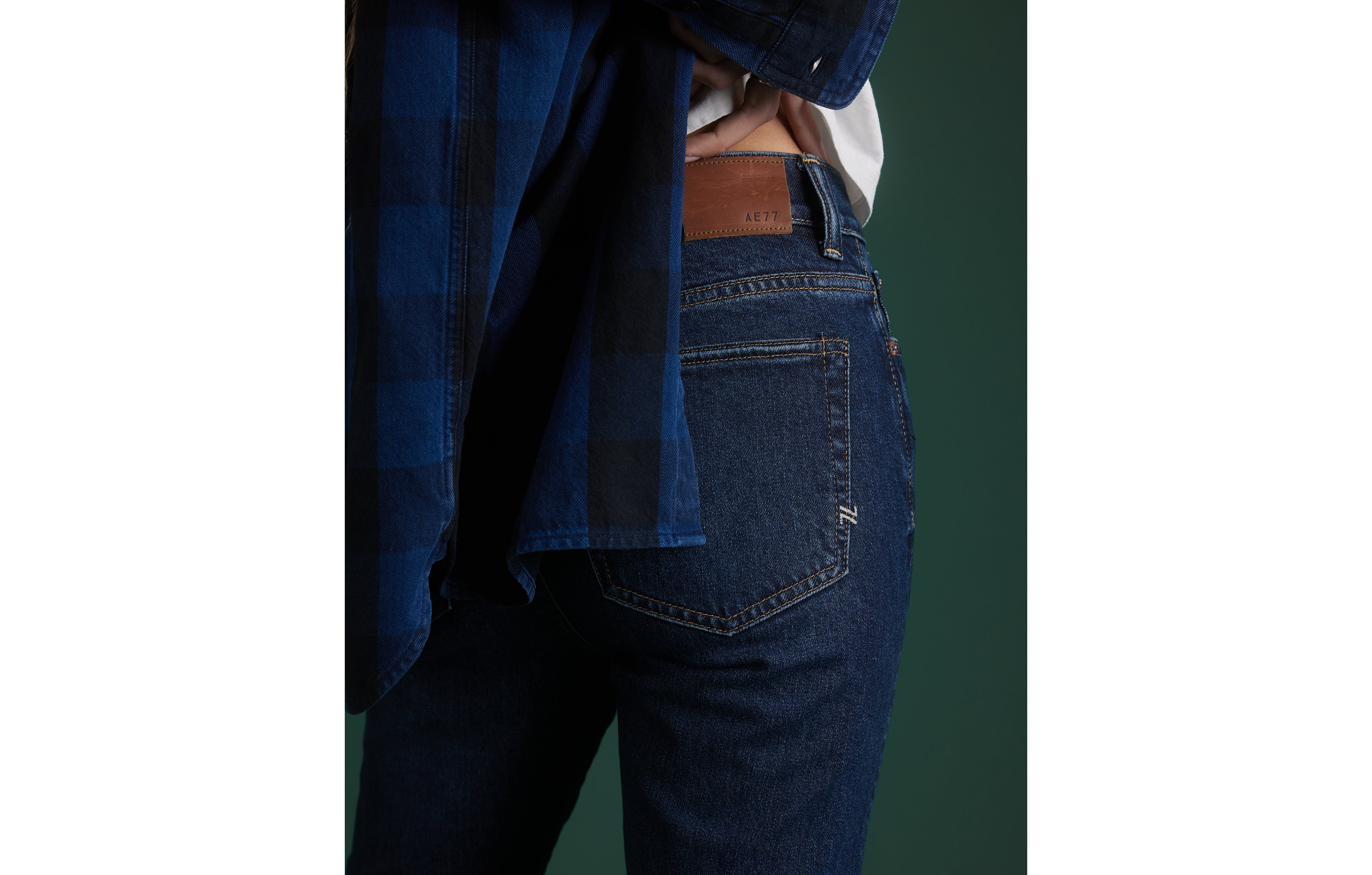 AE77 Premium Straight Crop Jean
