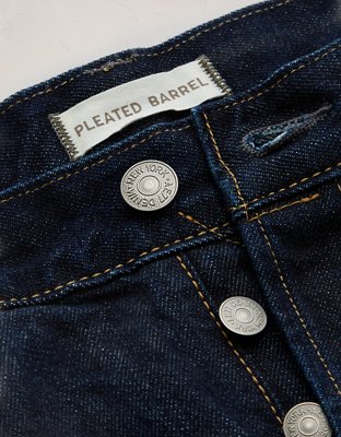 AE77 Premium Pleated Barrel Jean