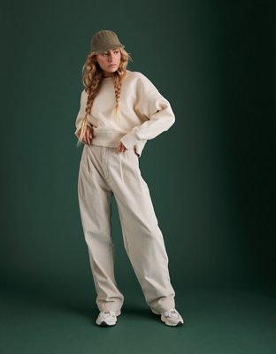 AE Stretch Curvy High-Waisted Baggy Wide-Leg Cargo Pant