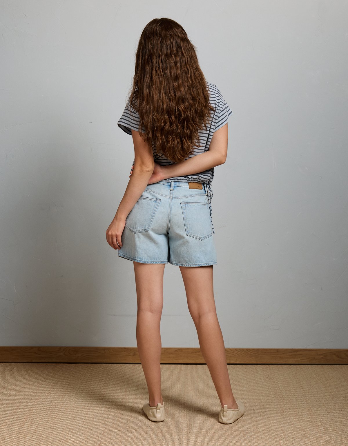 AE77 Premium 5" Low-Rise Baggy Denim Short - image 2