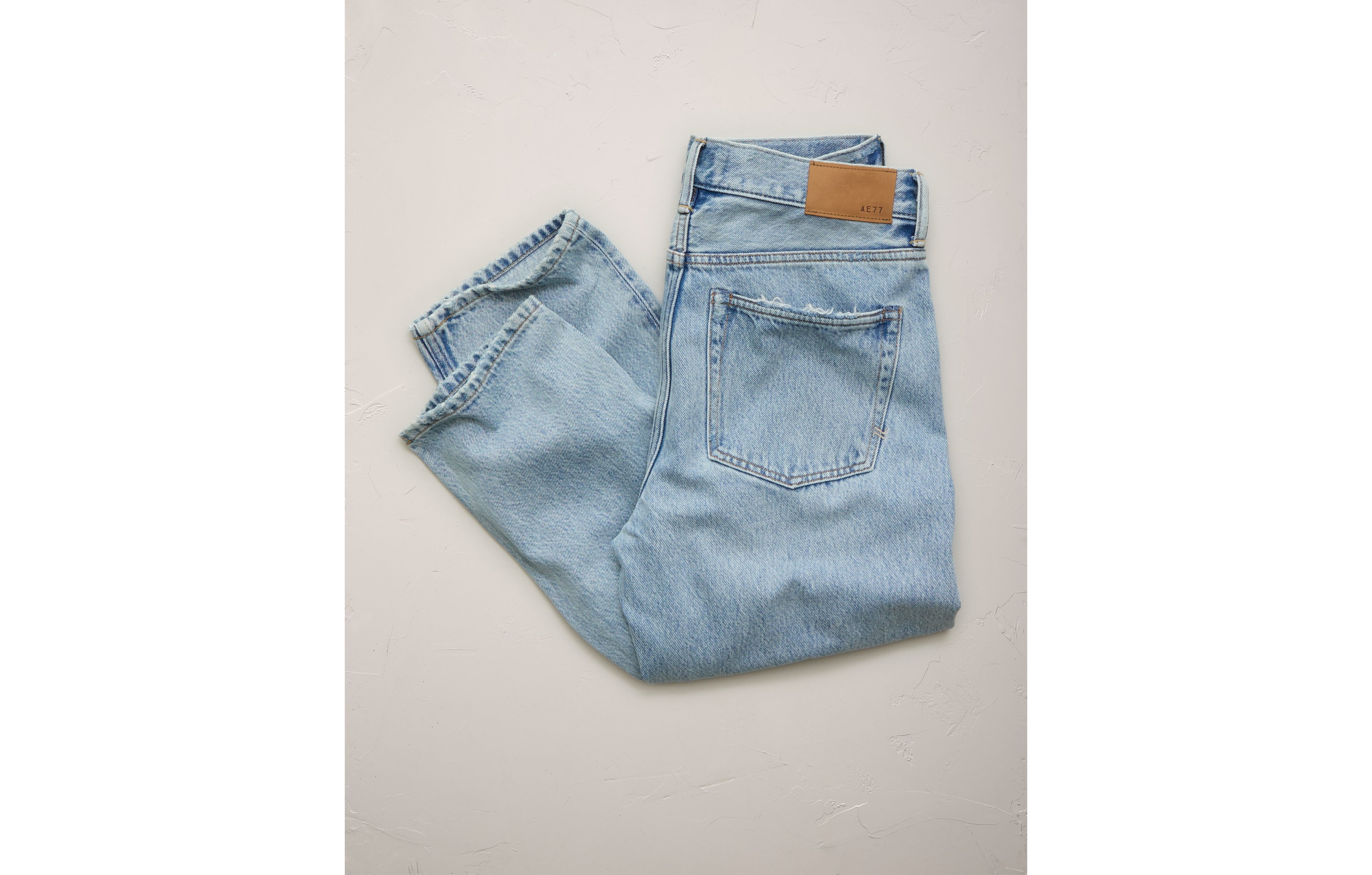 AE77 Premium Straight Ankle Jean