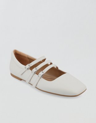 Journee Collection Women's Darlin Mary Jane Flat