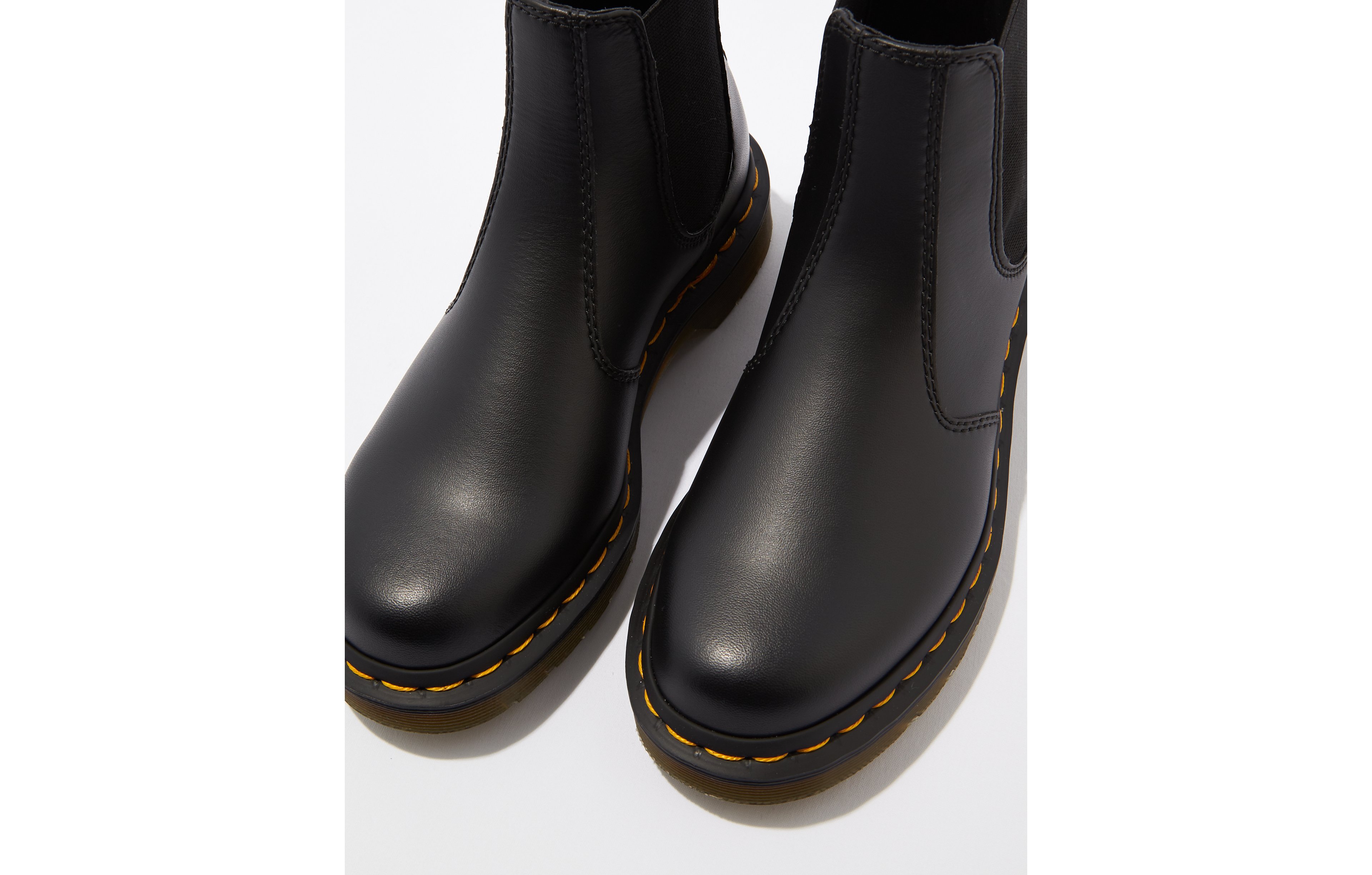Dr. Martens 2976 Vegan Chelsea Boot