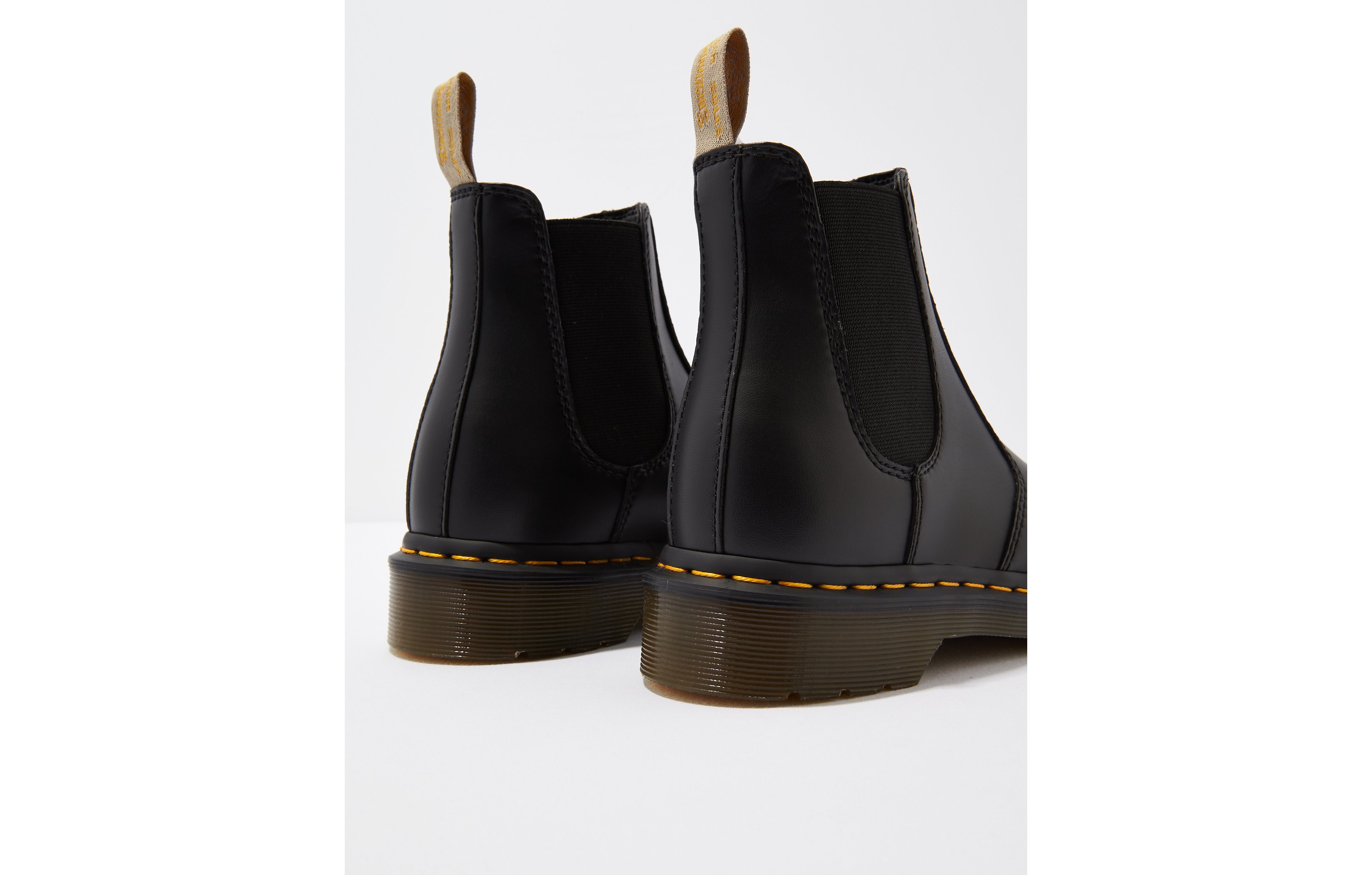 Dr. Martens 2976 Vegan Chelsea Boot