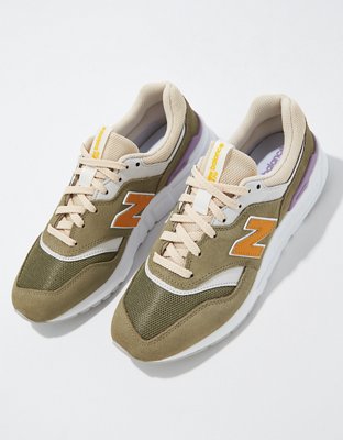 New Balance Women's 997H Sneaker