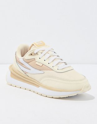 FILA Women s Renno Sneaker