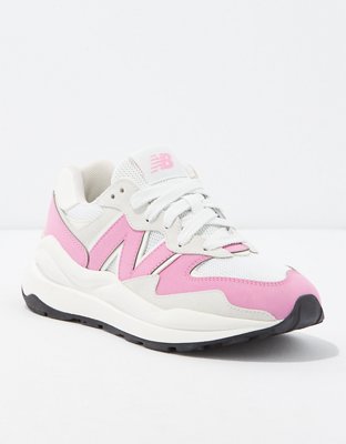 Womens pink outlet new balance trainers