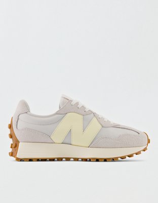 New Balance Women's 327 Sneaker