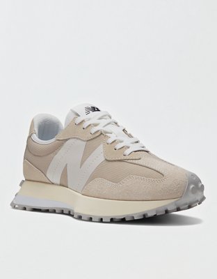 New Balance Women's 327 Sneaker