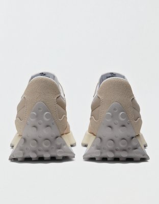 New Balance Women's 327 Sneaker