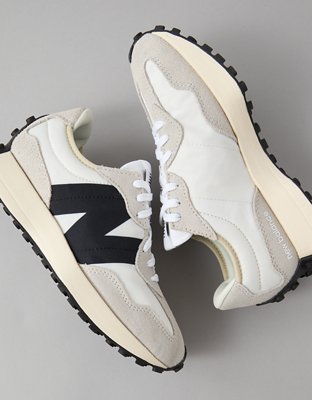 New Balance Women's 327 Sneaker