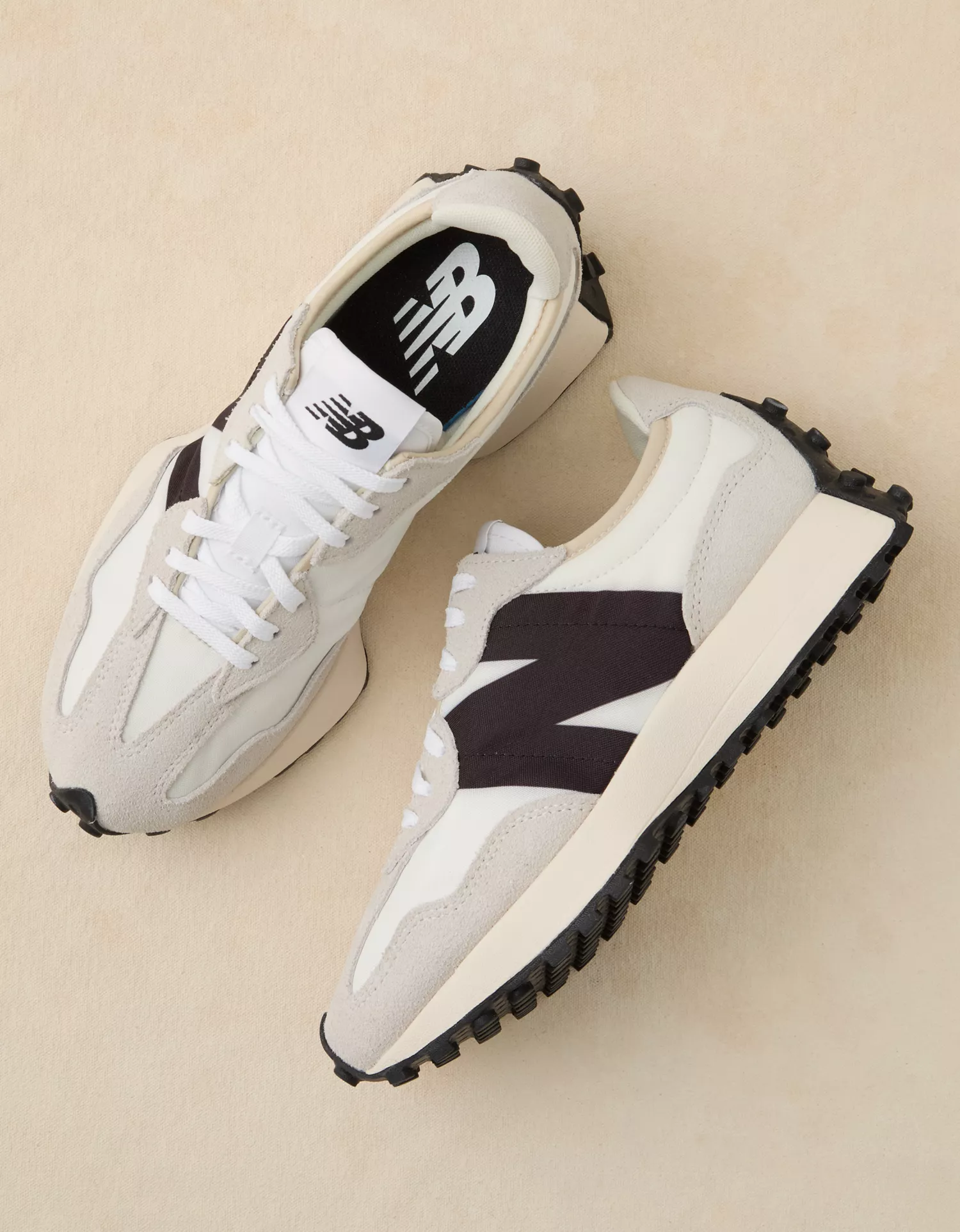 New Balance Women's 327 Sneaker - thumbnail 2