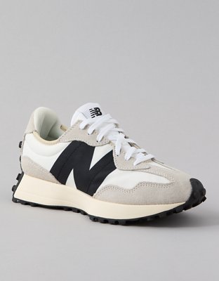 New Balance Women's 327 Sneaker