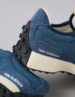 New Balance Women's 327 Sneaker
