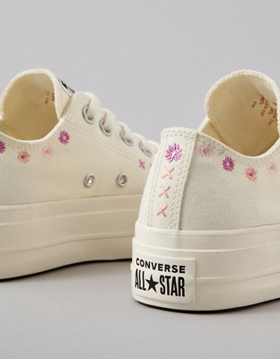 Converse Chuck Taylor All Star Lift Platform Embroidered Flowers Low-Top Sneaker