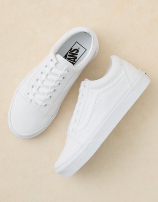 Vans Old Skool Sneaker | American Eagle display picture 1