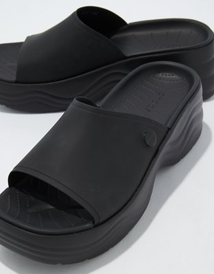 Женские сандалии American Eagle Crocs Skyline Slide Sandal — фото 3