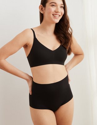 Inclusive advertisements from Aerie show a girl with a colostomy