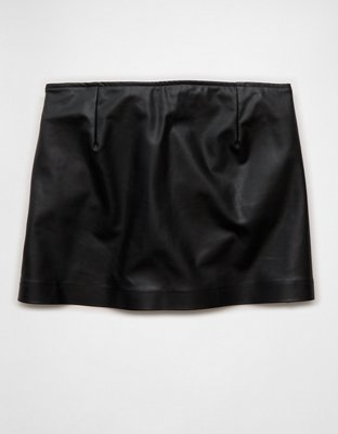 Jupe-short à taille mi-basse en cuir végétalien AE