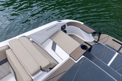  rear seating on the H22 wake boat