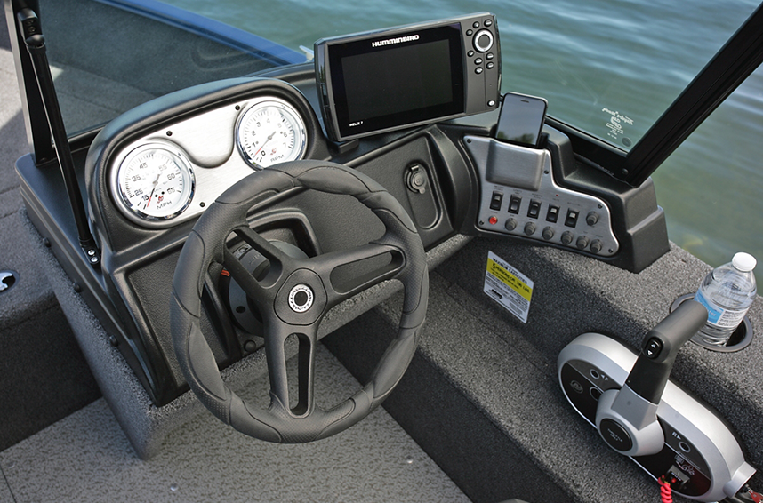 1650 Angler Sport Starboard Command Console