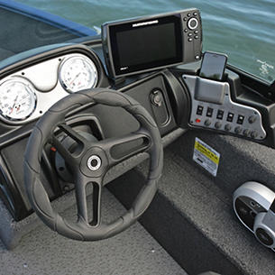 1650-Angler-Sport-Starboard-Command-Console