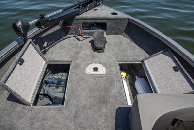 1650 Fish Hawk SE Key Feature 2 x 2 46846