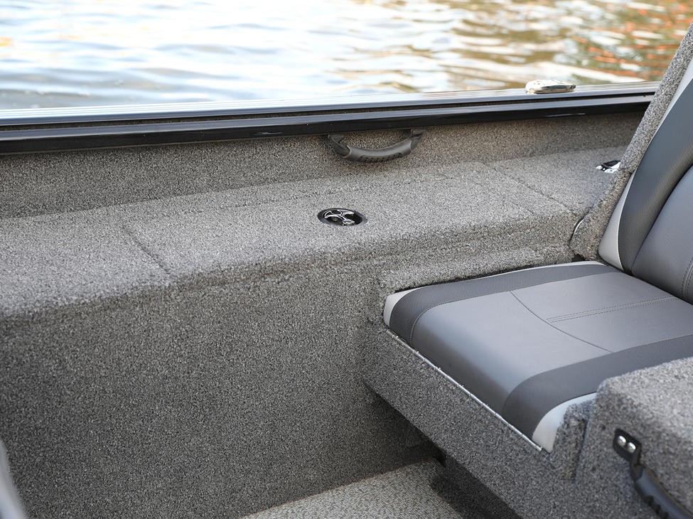 1675 Impact XS Starboard Cooler Compartment Closed