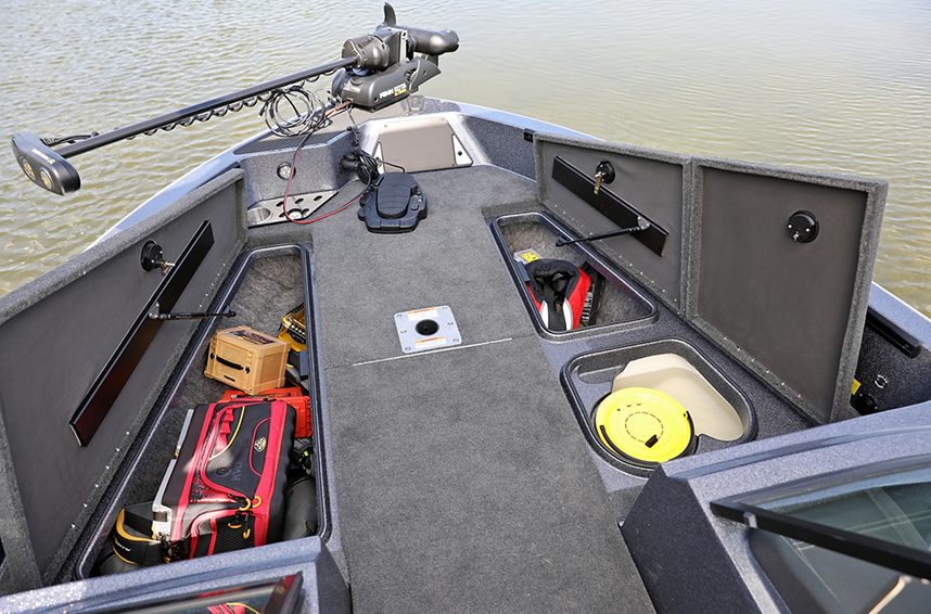 189 Pro-V GL Bow Deck Storage Compartments Open