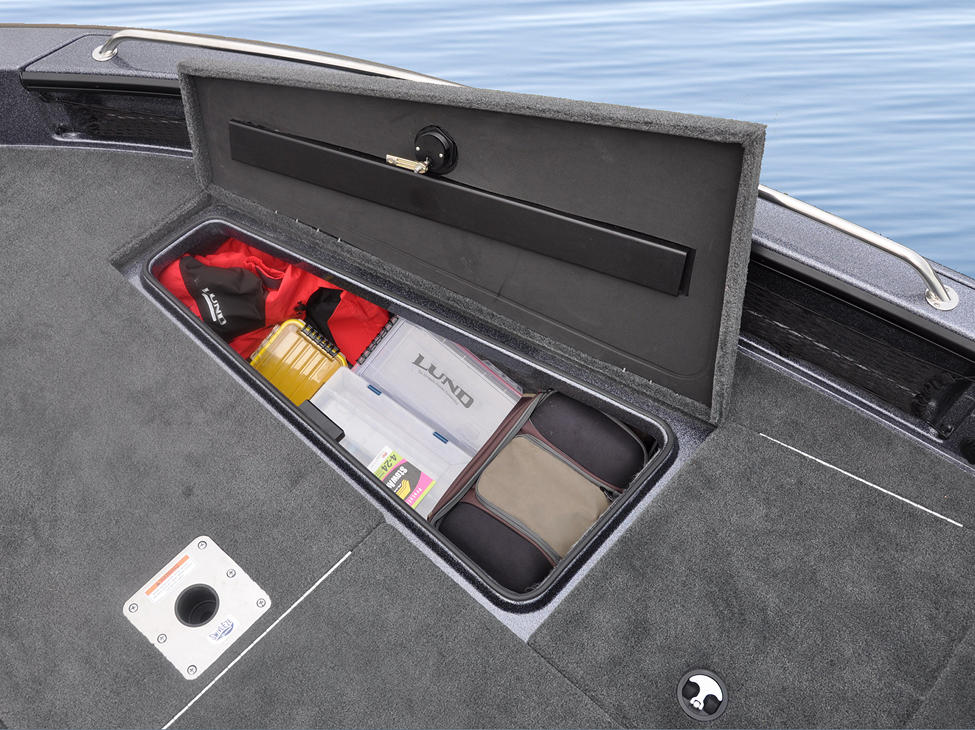202-Pro-V-GL-Bow-Deck-Starboard-Storage-Compartment-Open