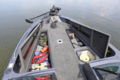 219 Pro-V GL Bow Deck Storage Compartments Open