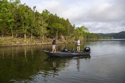 Crestliner XF 179 | 17 Foot Aluminum Bass Fishing Boat