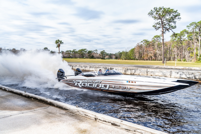 Mercury Racing white boat Mercury 300r walkway