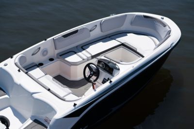 Element M15 Bayliner Boats