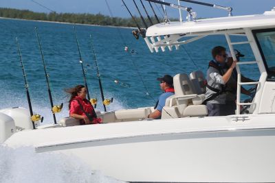 Boston-Whaler-330-Outrage-Gallery-12