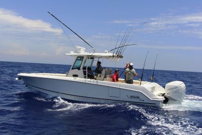 Boston-Whaler-330-Outrage-Gallery-4