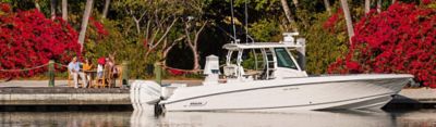 350 Outrage Center Console Offshore Fishing Boat Boston Whaler
