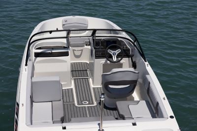 Bayliner VR4 Bowrider - Outboard Fiberglass Boat