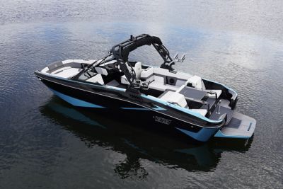  profile view of the the H22 wake boat