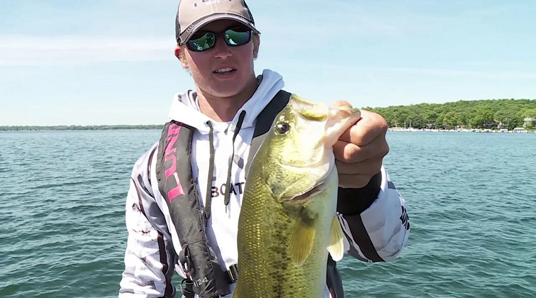 Lund-Boats-Ultimate-Fishing-Experience-2021-Episode-8-Schooling-College-Bass-L6e6AgXXal0