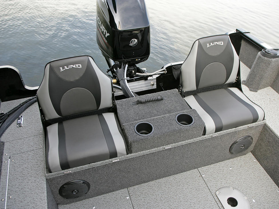 Rebel XL Sport-SS-Aft-Deck-with-Optional-Flip-Bench - Up-with-Seats-Open