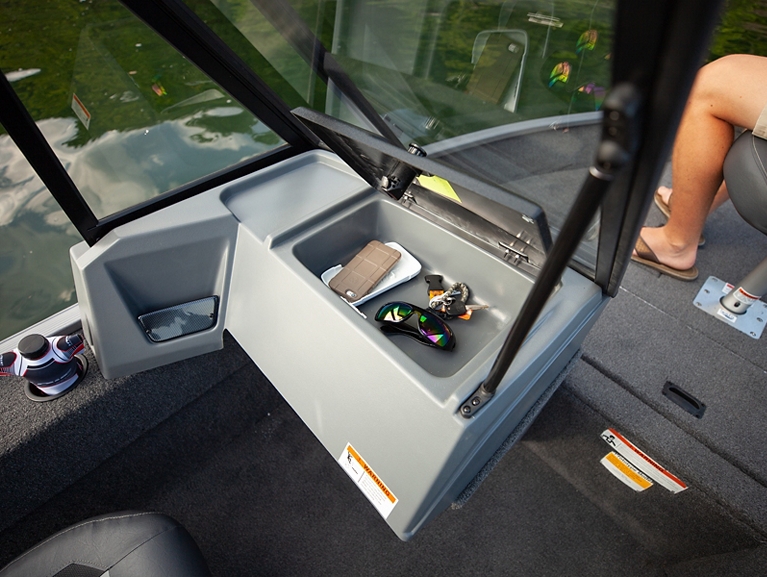 2020 Lowe FM 1625 WT Glove Compartment